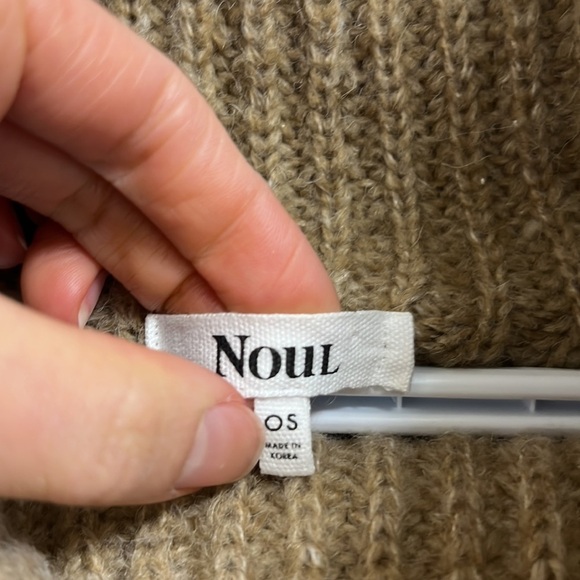 Oversized Knit Wide Sleeve Wool-blend Turtleneck Sweater Jumper | Size OS - Picture 2 of 6